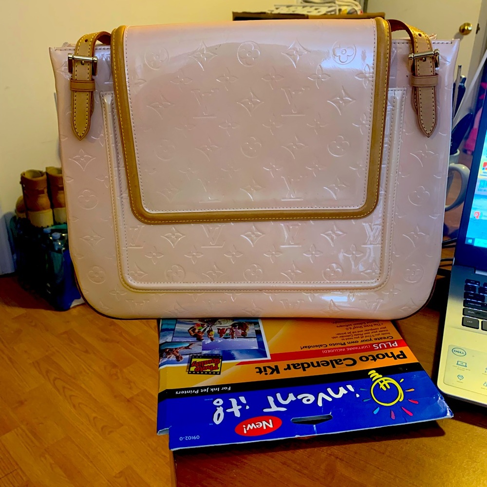 Authentic Louis Vuitton Vernis Patronia Handbag